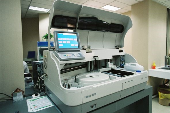 Roche Chemi-luminescence Immunoassay Analyzer 